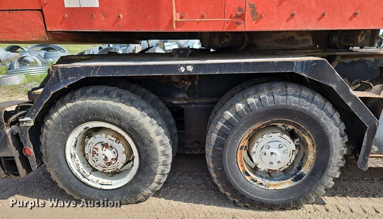 image for item DS4651 1982 FMC Link-Belt HC-78B crane