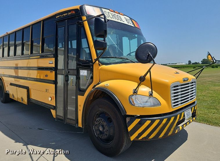image for item DS4654 2009 Freightliner B2B school bus