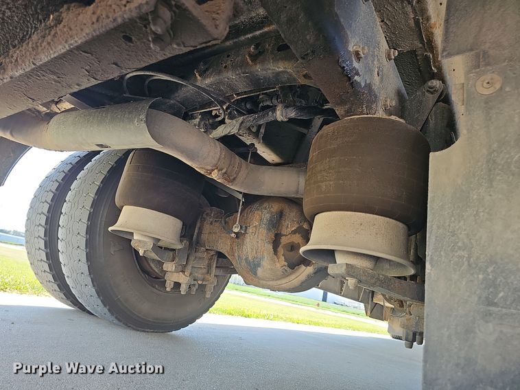 image for item DS4654 2009 Freightliner B2B school bus