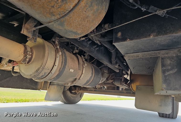 image for item DS4654 2009 Freightliner B2B school bus