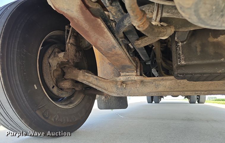 image for item DS4654 2009 Freightliner B2B school bus