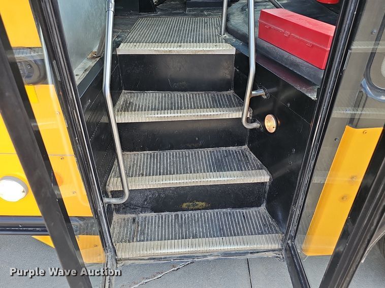 image for item DS4654 2009 Freightliner B2B school bus