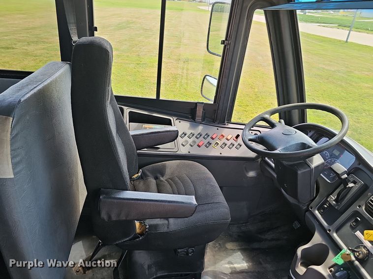 image for item DS4654 2009 Freightliner B2B school bus