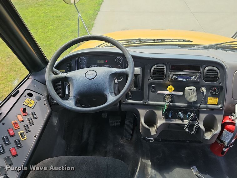 image for item DS4654 2009 Freightliner B2B school bus