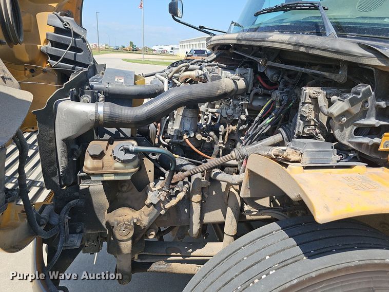 image for item DS4654 2009 Freightliner B2B school bus