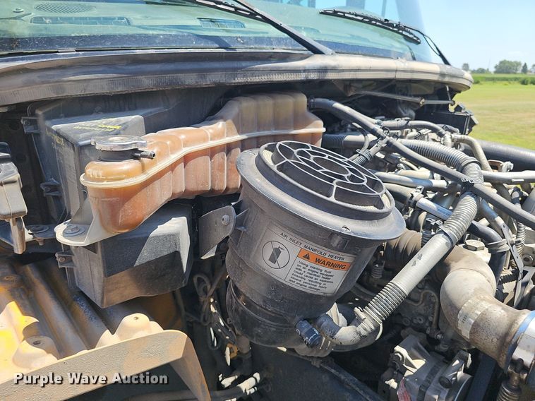 image for item DS4654 2009 Freightliner B2B school bus