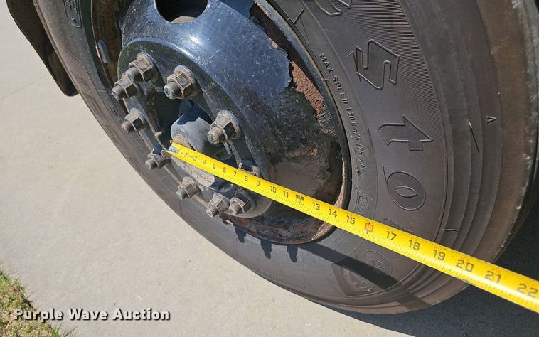 image for item DS4654 2009 Freightliner B2B school bus