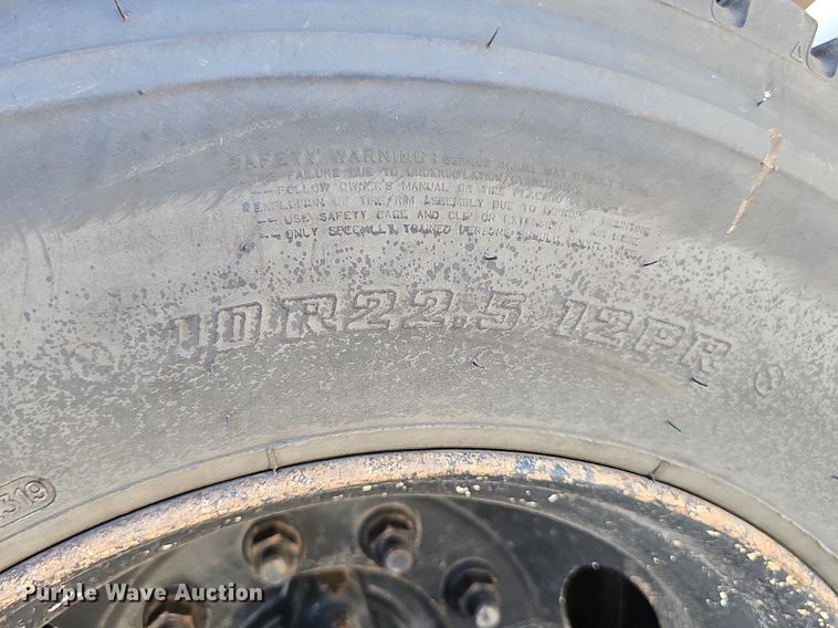 image for item DS4654 2009 Freightliner B2B school bus