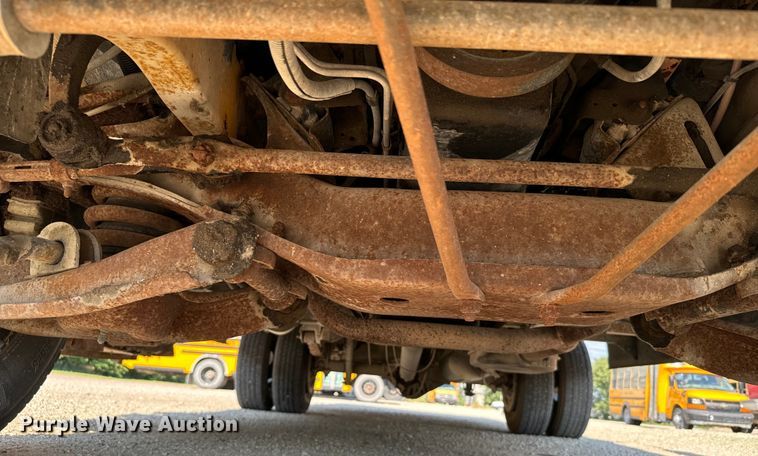 image for item DX3472 1994 Chevrolet  G30 school bus