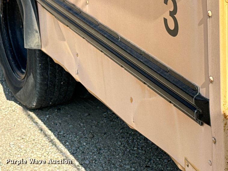 image for item DX3472 1994 Chevrolet  G30 school bus