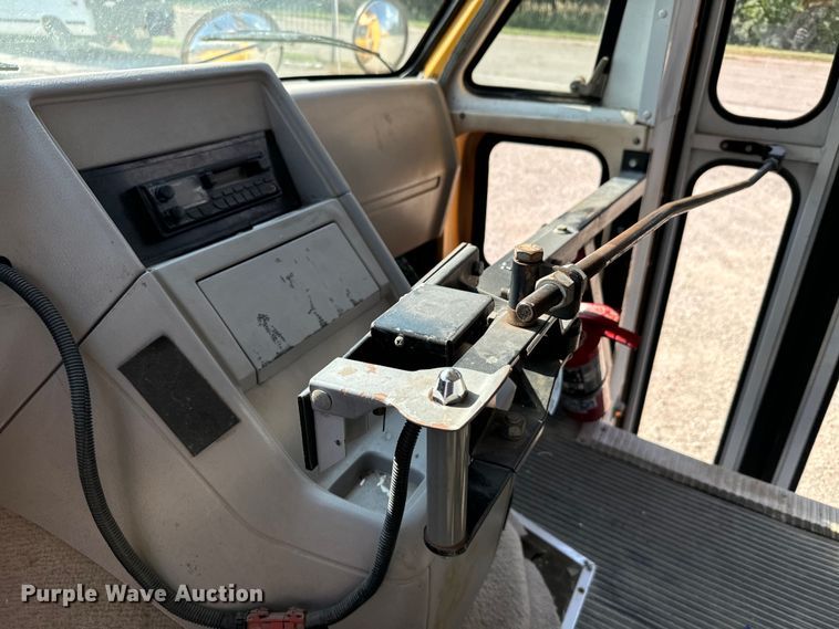 image for item DX3472 1994 Chevrolet  G30 school bus