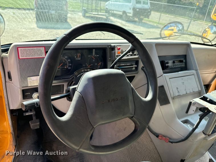 image for item DX3472 1994 Chevrolet  G30 school bus