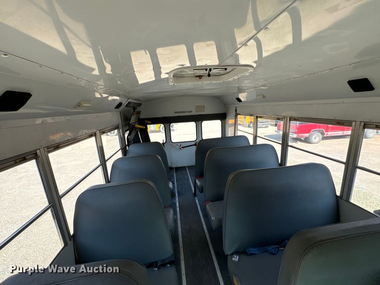 image for item DX3472 1994 Chevrolet  G30 school bus