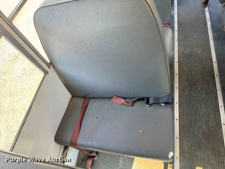 image for item DX3472 1994 Chevrolet  G30 school bus