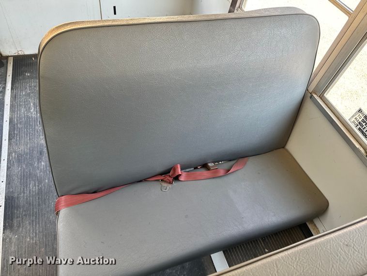 image for item DX3472 1994 Chevrolet  G30 school bus