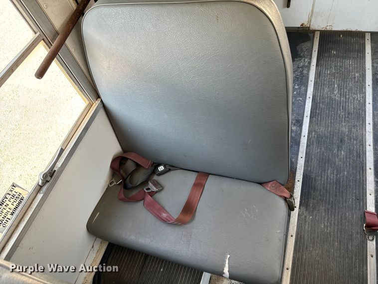 image for item DX3472 1994 Chevrolet  G30 school bus