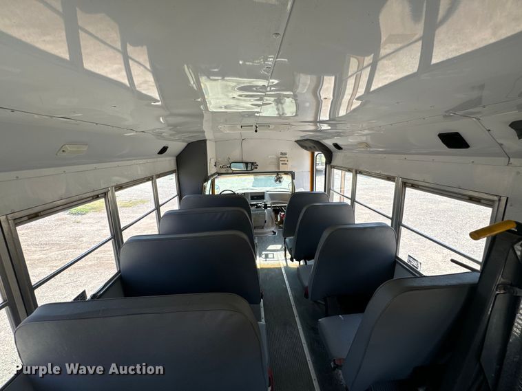 image for item DX3472 1994 Chevrolet  G30 school bus