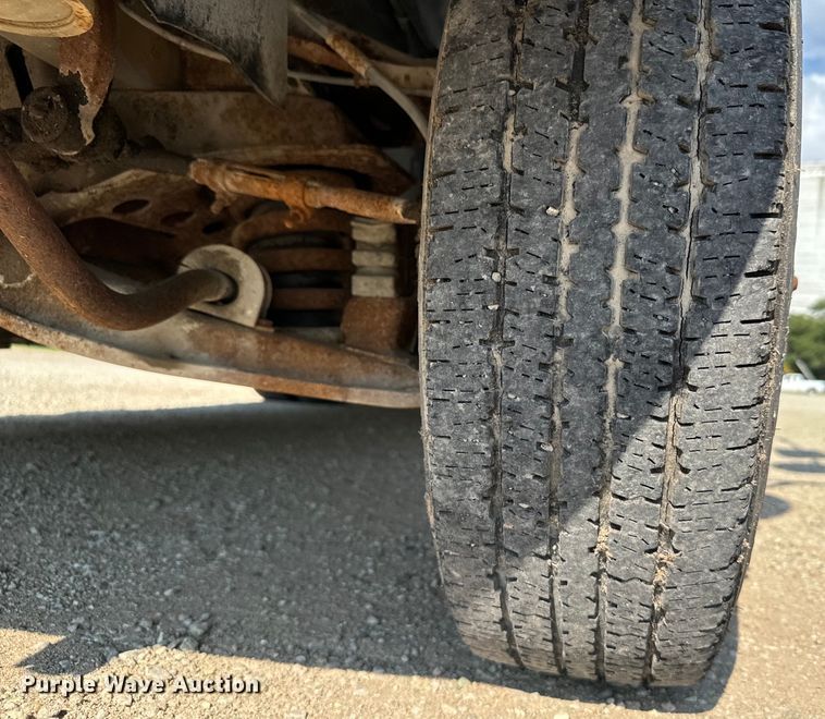 image for item DX3472 1994 Chevrolet  G30 school bus