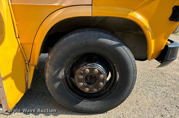 image for item DX3472 1994 Chevrolet  G30 school bus