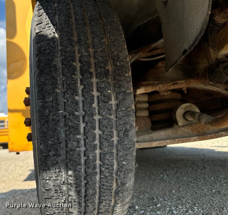 image for item DX3472 1994 Chevrolet  G30 school bus