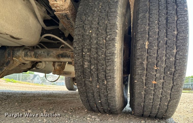 image for item DX3472 1994 Chevrolet  G30 school bus