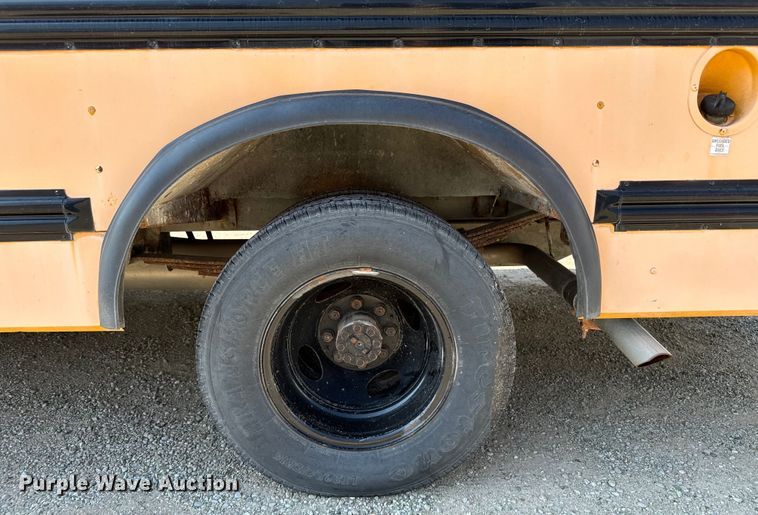 image for item DX3472 1994 Chevrolet  G30 school bus