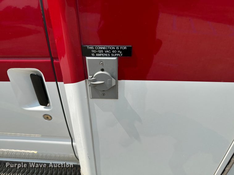 image for item DX3480 2003 Ford E350 ambulance