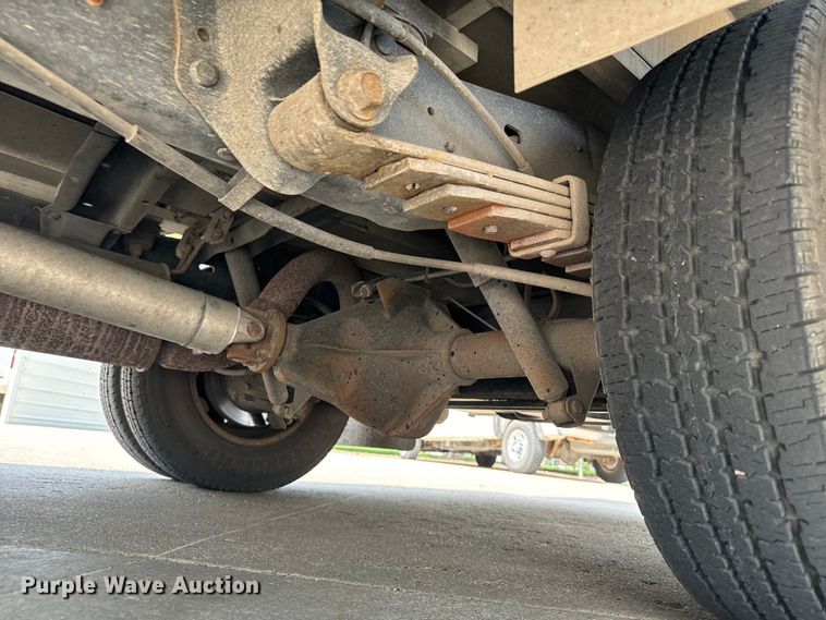 image for item DX3480 2003 Ford E350 ambulance