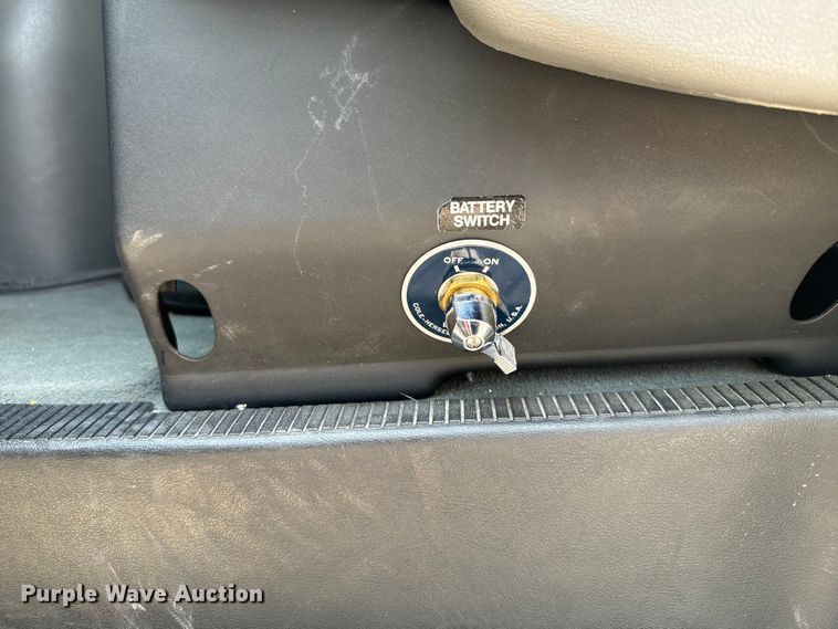 image for item DX3480 2003 Ford E350 ambulance