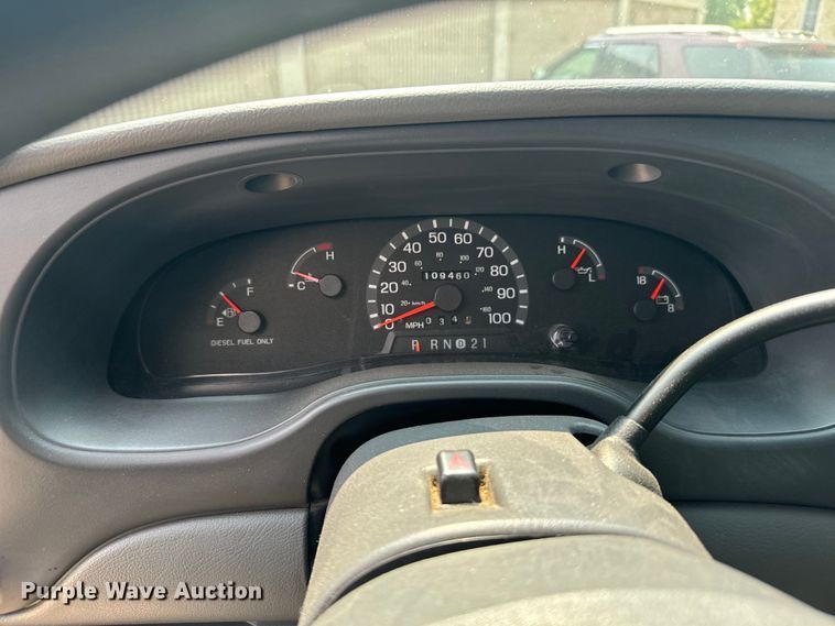 image for item DX3480 2003 Ford E350 ambulance