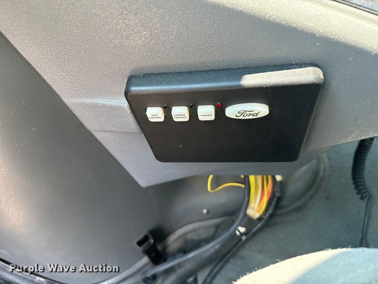 image for item DX3480 2003 Ford E350 ambulance