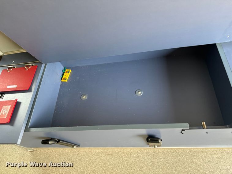 image for item DX3480 2003 Ford E350 ambulance