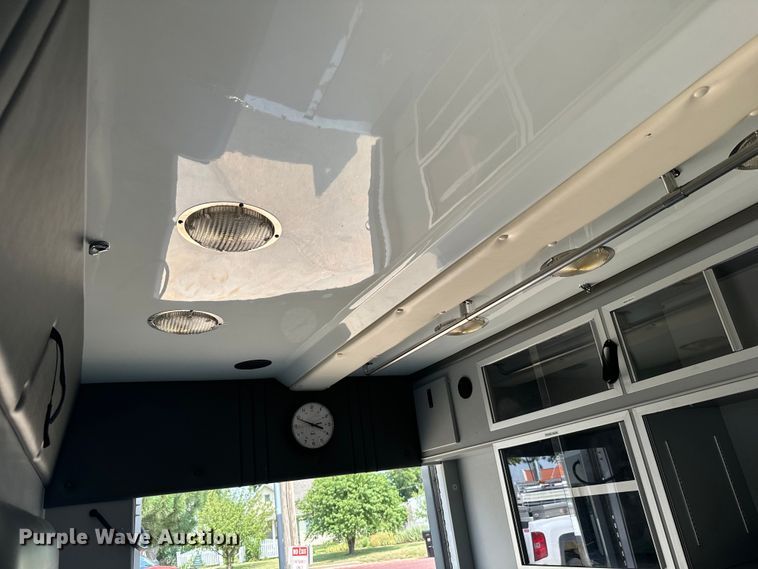 image for item DX3480 2003 Ford E350 ambulance