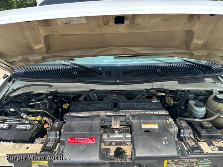 image for item DX3480 2003 Ford E350 ambulance