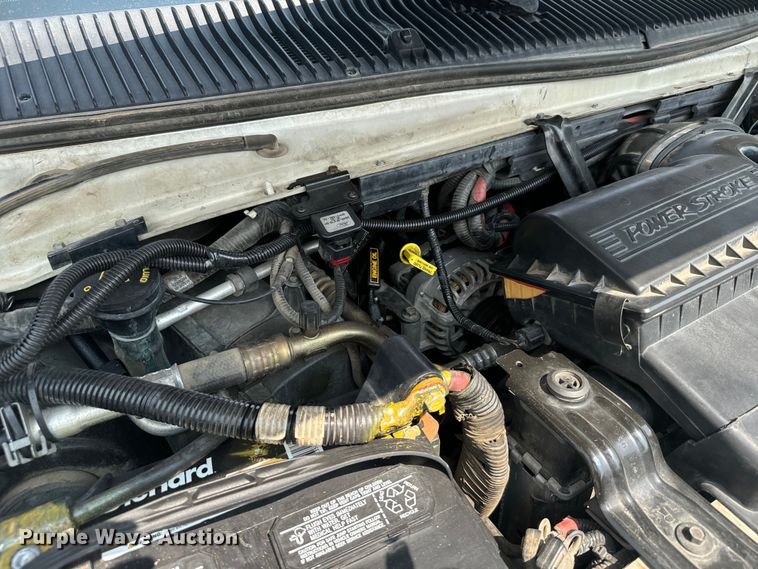 image for item DX3480 2003 Ford E350 ambulance