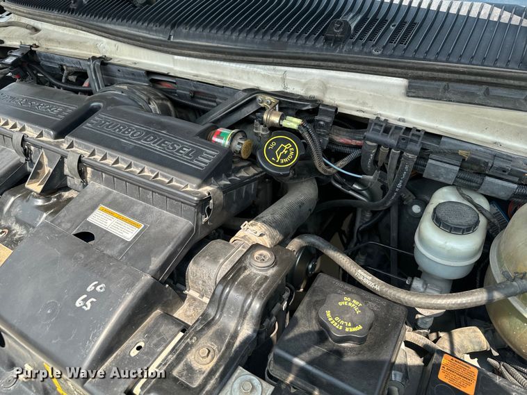 image for item DX3480 2003 Ford E350 ambulance