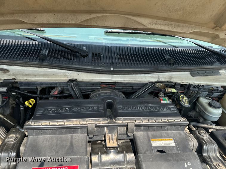 image for item DX3480 2003 Ford E350 ambulance