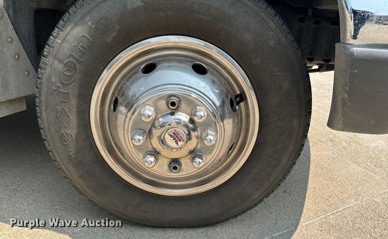 image for item DX3480 2003 Ford E350 ambulance