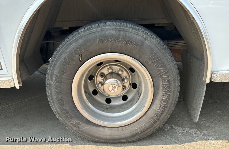 image for item DX3480 2003 Ford E350 ambulance