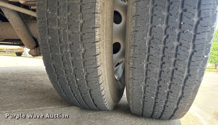 image for item DX3480 2003 Ford E350 ambulance