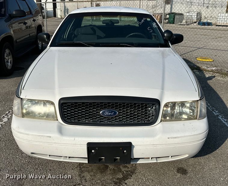 image for item EG0496 2001 Ford Crown Victoria Police Interceptor Police Interceptor Sedan