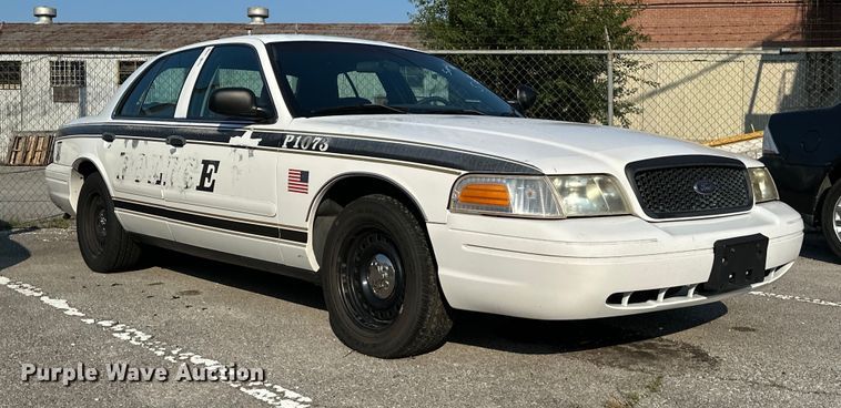 image for item EG0496 2001 Ford Crown Victoria Police Interceptor Police Interceptor Sedan