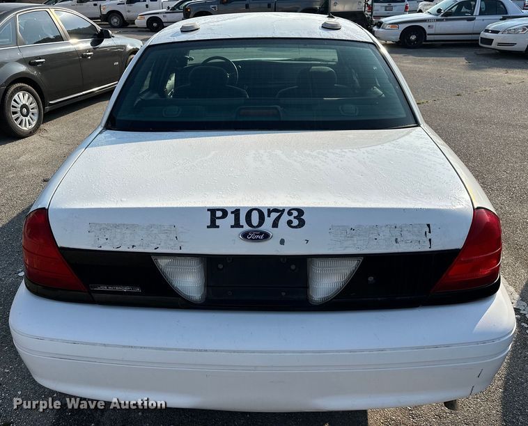 image for item EG0496 2001 Ford Crown Victoria Police Interceptor Police Interceptor Sedan