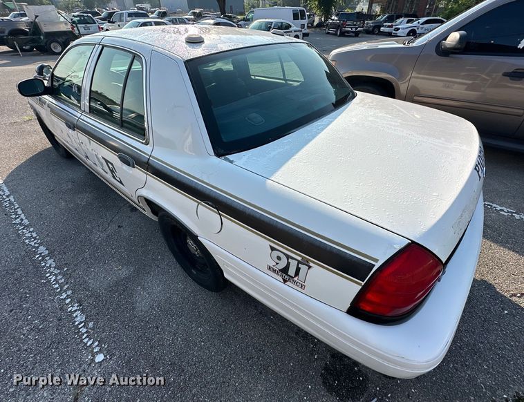 image for item EG0496 2001 Ford Crown Victoria Police Interceptor Police Interceptor Sedan