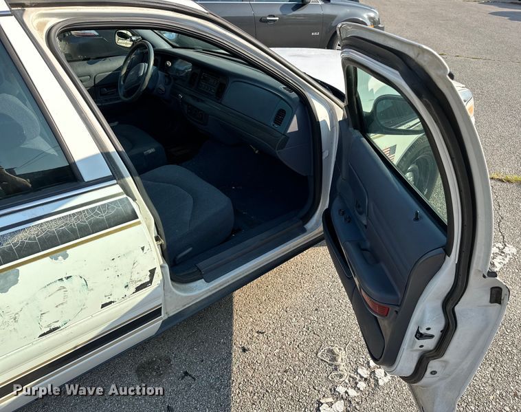 image for item EG0496 2001 Ford Crown Victoria Police Interceptor Police Interceptor Sedan