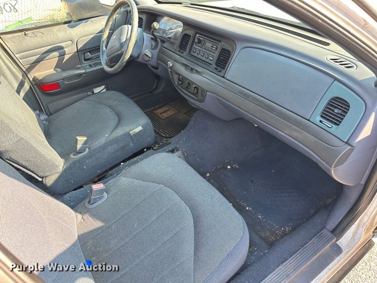 image for item EG0496 2001 Ford Crown Victoria Police Interceptor Police Interceptor Sedan