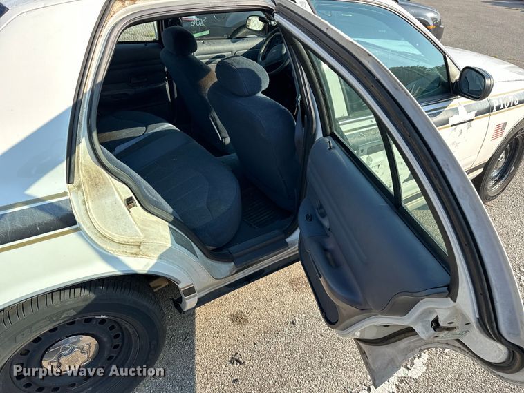 image for item EG0496 2001 Ford Crown Victoria Police Interceptor Police Interceptor Sedan