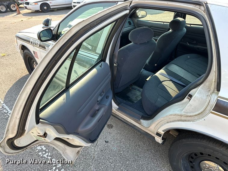 image for item EG0496 2001 Ford Crown Victoria Police Interceptor Police Interceptor Sedan