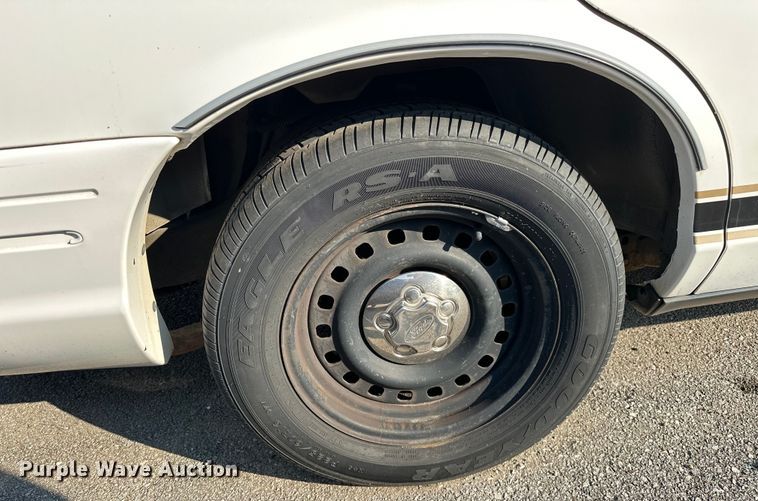 image for item EG0496 2001 Ford Crown Victoria Police Interceptor Police Interceptor Sedan