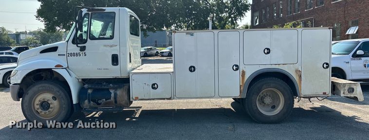 image for item EG0498 2008 International 4400 utility / service truck